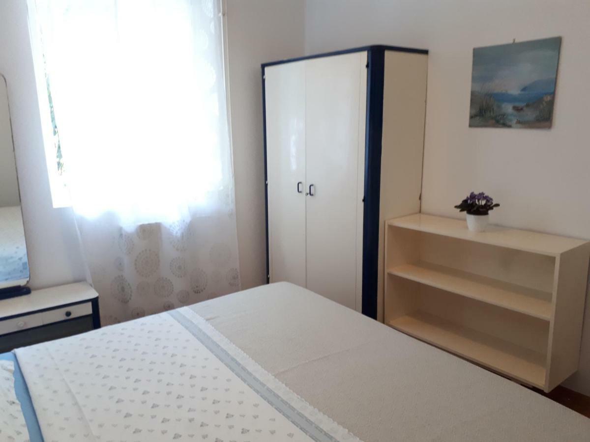 Apartmani Matas Petrcane Buitenkant foto
