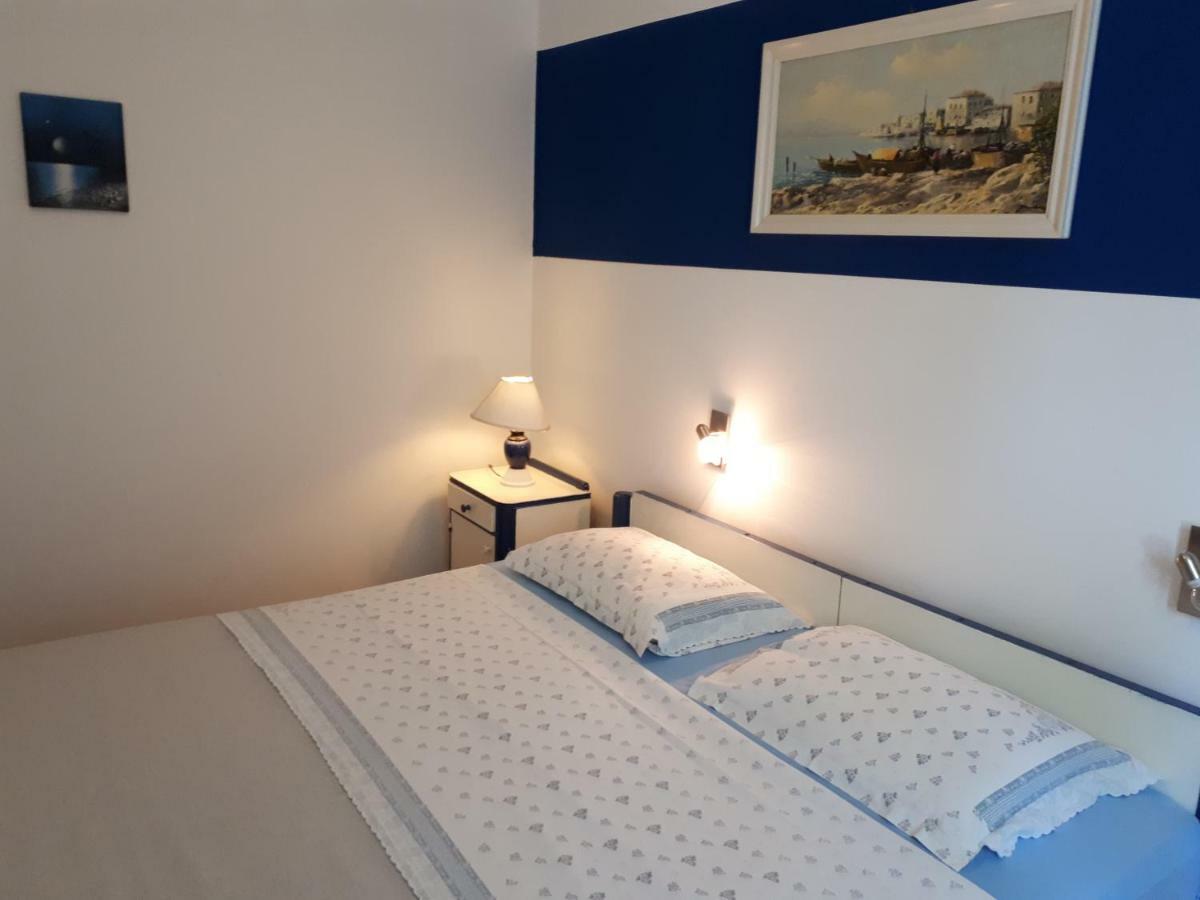Apartmani Matas Petrcane Buitenkant foto