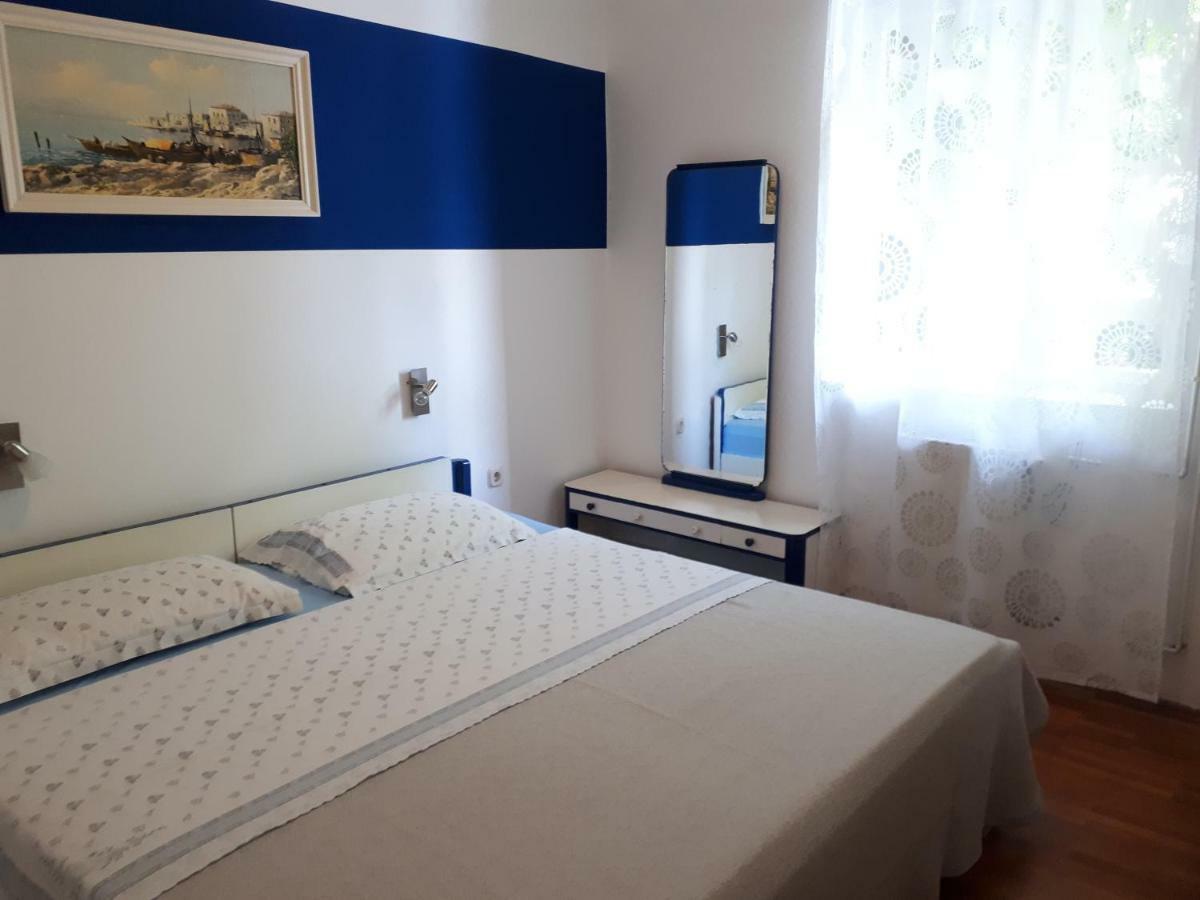 Apartmani Matas Petrcane Buitenkant foto