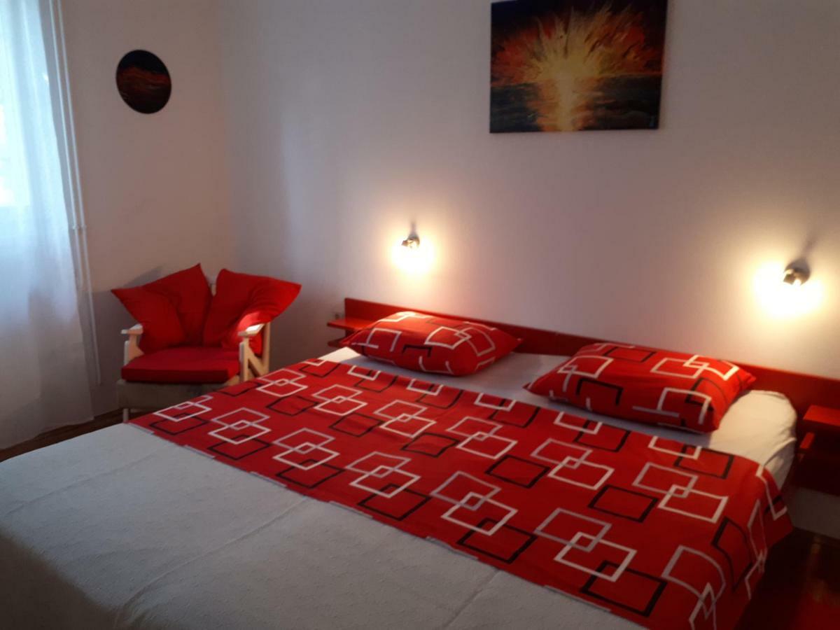 Apartmani Matas Petrcane Buitenkant foto