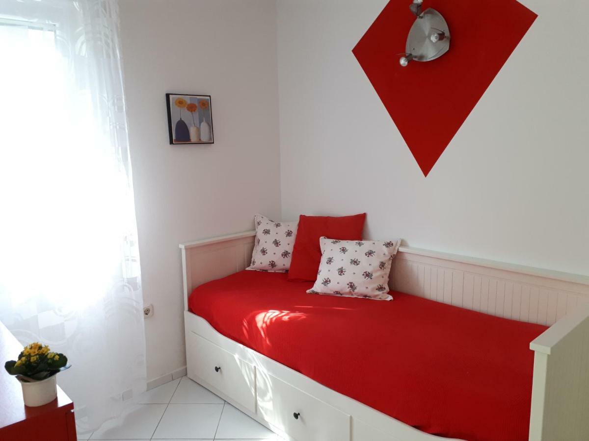 Apartmani Matas Petrcane Buitenkant foto