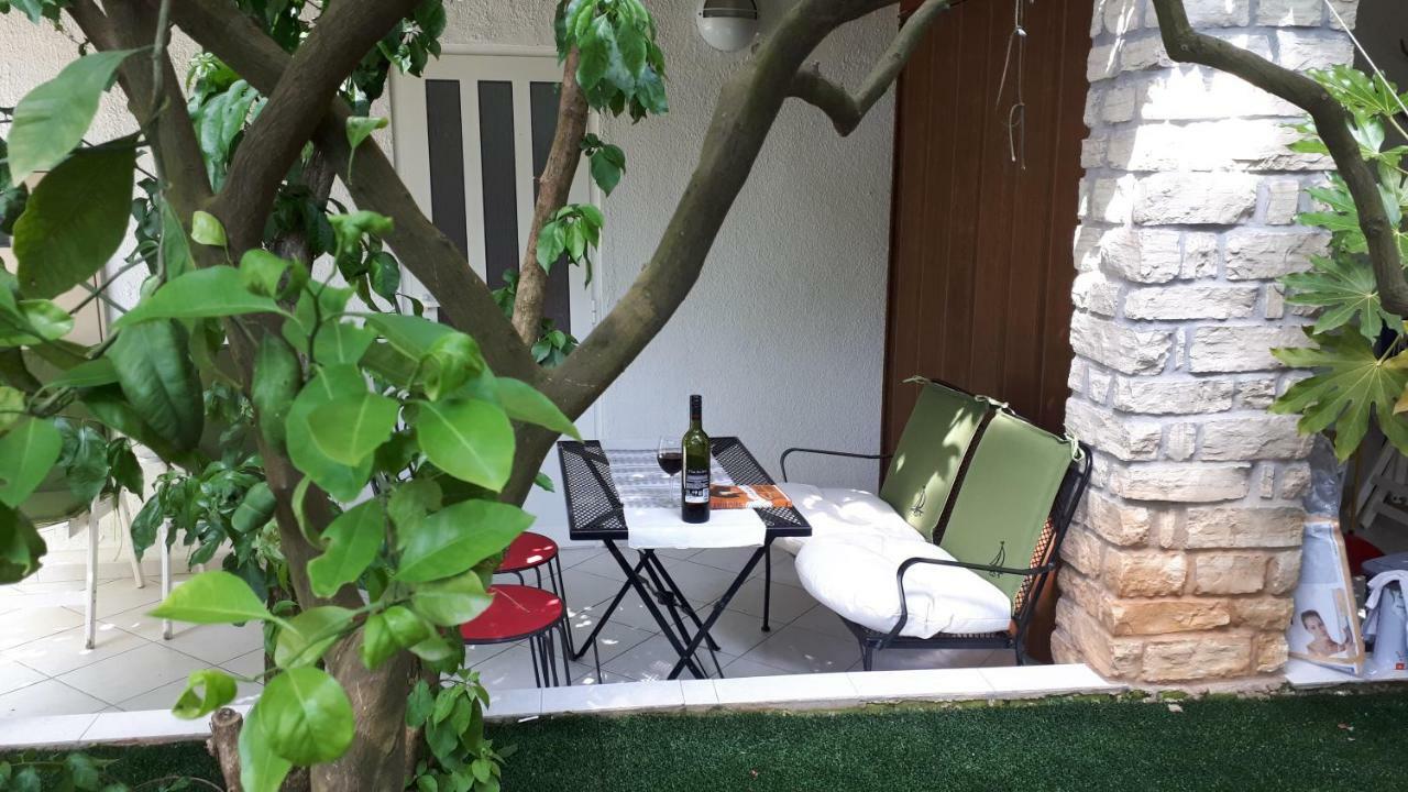 Apartmani Matas Petrcane Buitenkant foto