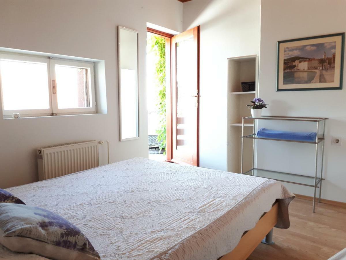 Apartmani Matas Petrcane Buitenkant foto