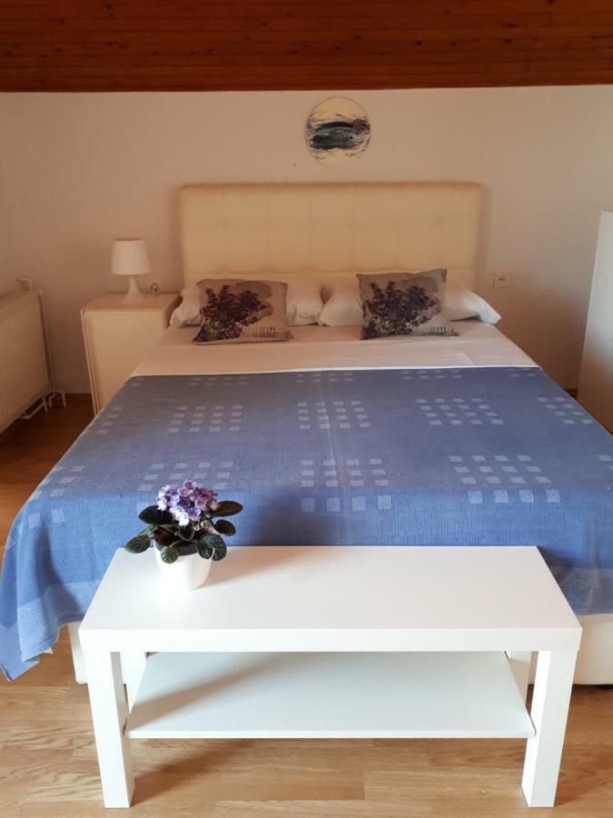 Apartmani Matas Petrcane Buitenkant foto