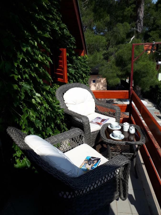 Apartmani Matas Petrcane Buitenkant foto