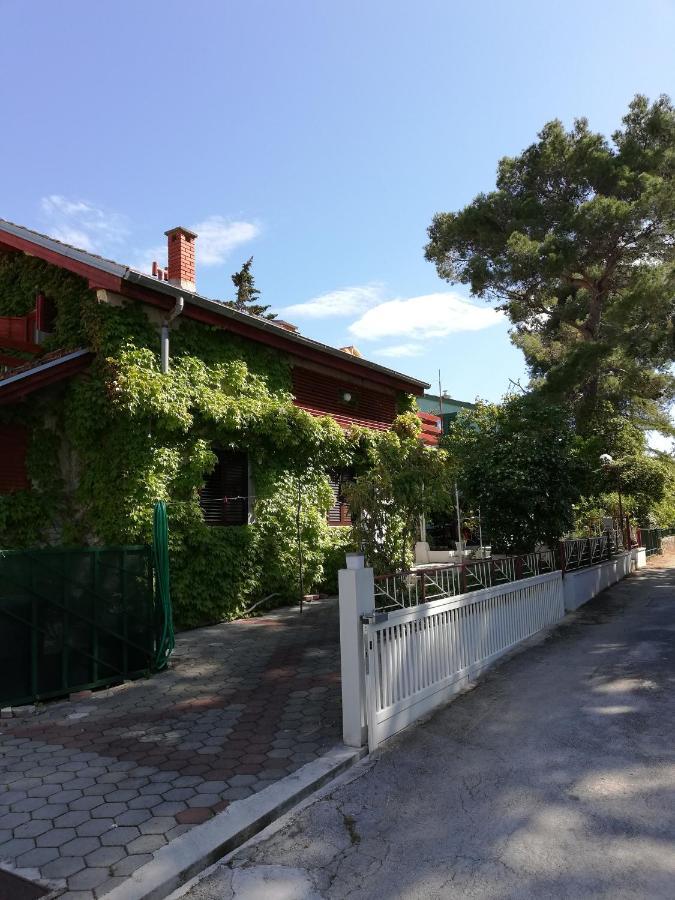 Apartmani Matas Petrcane Buitenkant foto
